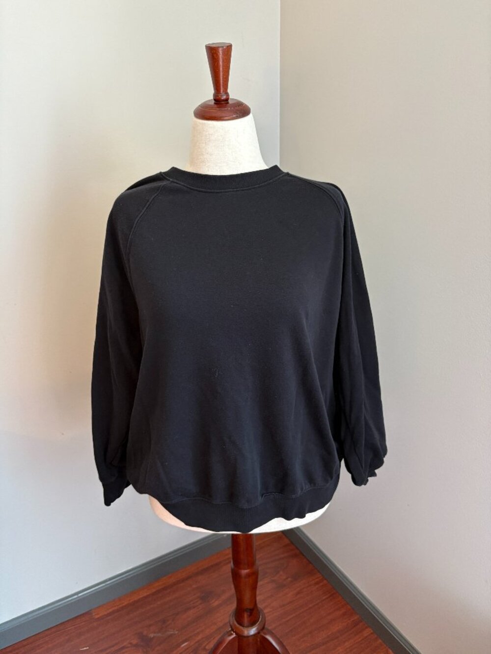 Old Navy Black Crewneck Sweatshirt Large Pullover Lounge Top
